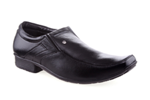 Black Shoe By Red Point at Rs. 150 – Shopclues
